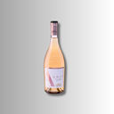 Zart roséfarbene Flasche von Alpha Estate mit schlichter Etikette und kupferfarbenem Verschluss.