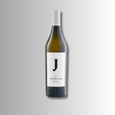 „Flasche Château Julia Chardonnay von Domaine Costa Lazaridi vor hellem Hintergrund“
