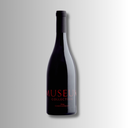 „Flasche Museum Collection Rotwein von Ktima Gerovassiliou vor hellem Hintergrund“