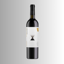 „Flasche Santo Wines 1911 Kontarades Santorini vor hellem Hintergrund“