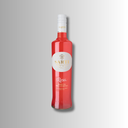 Sarti Rosa Aperitif in schlanker Flasche, leuchtend roséfarben, mit eleganter weiß-goldener Etikette.